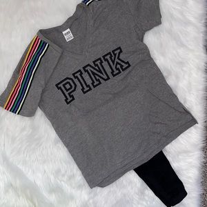 ✨2/$20✨ EUC PINK V-neck GREY striped legging tee SMALL